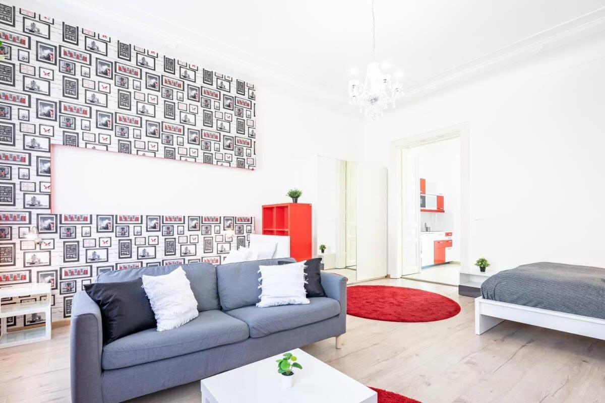 Bright & Large Apartment At Top Location Budapest Bagian luar foto
