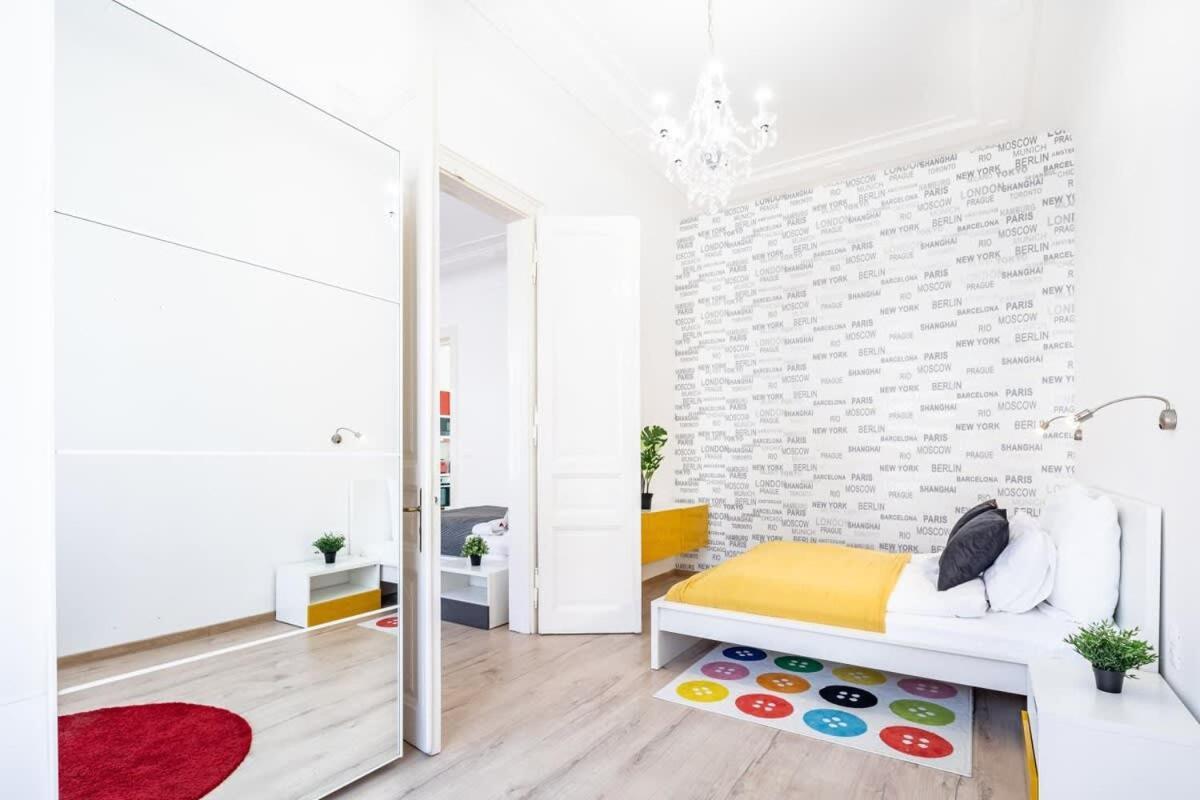 Bright & Large Apartment At Top Location Budapest Bagian luar foto