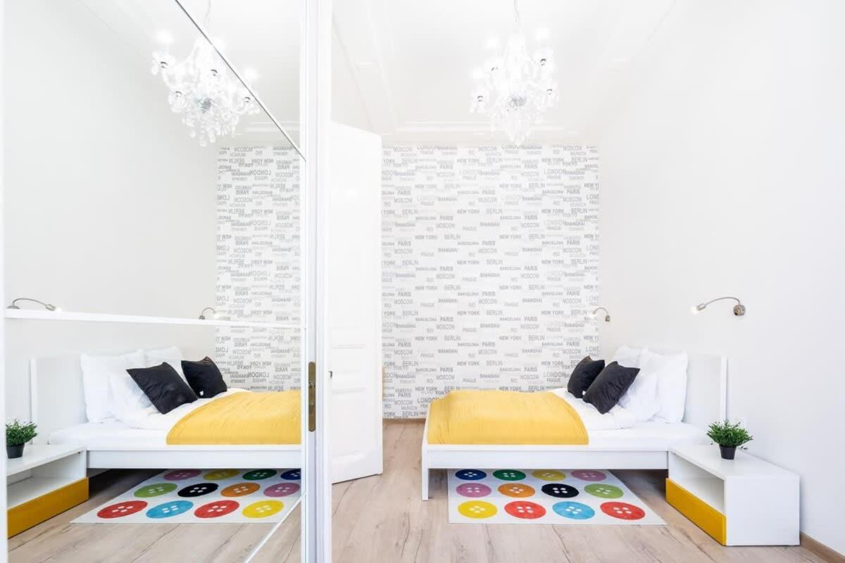 Bright & Large Apartment At Top Location Budapest Bagian luar foto