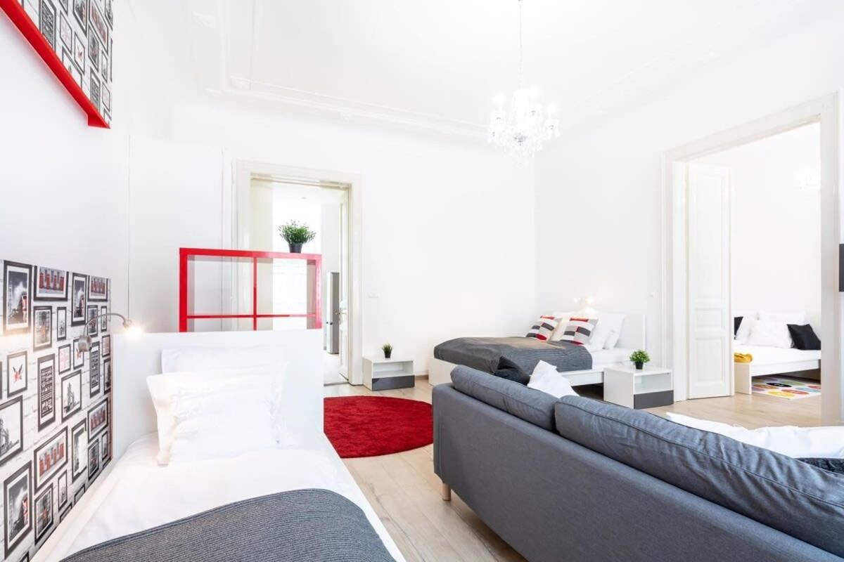 Bright & Large Apartment At Top Location Budapest Bagian luar foto