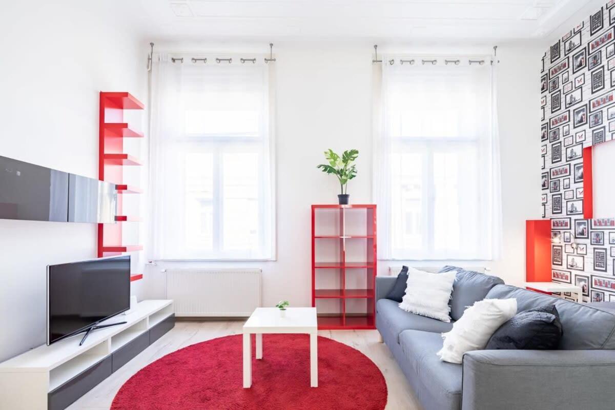 Bright & Large Apartment At Top Location Budapest Bagian luar foto