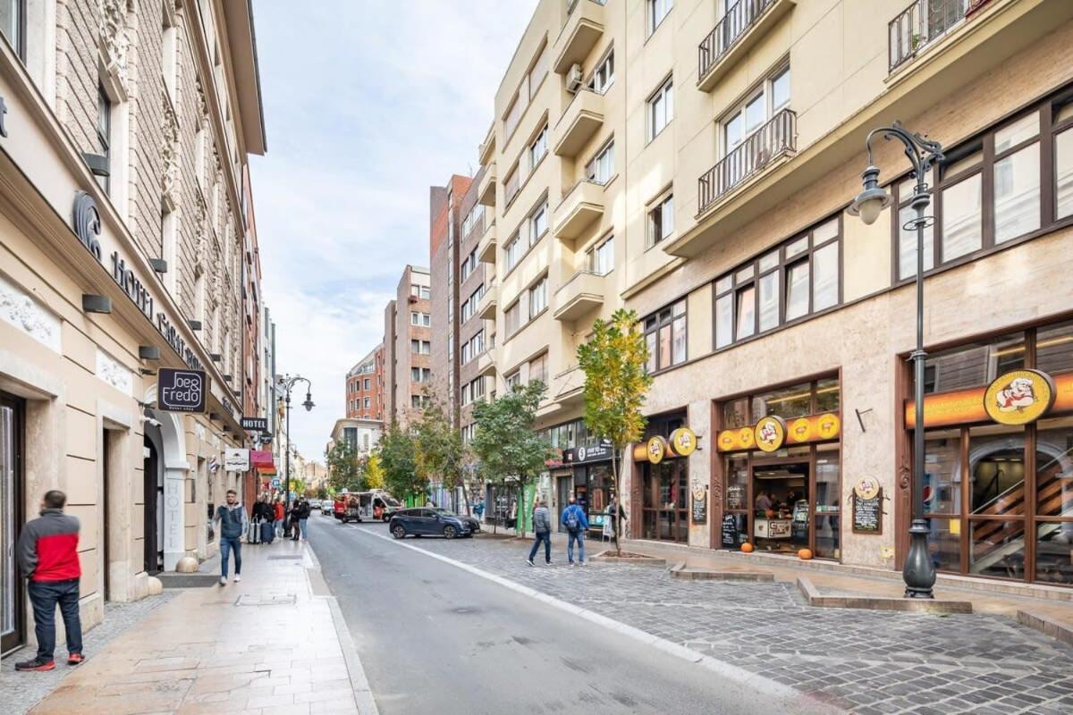 Bright & Large Apartment At Top Location Budapest Bagian luar foto